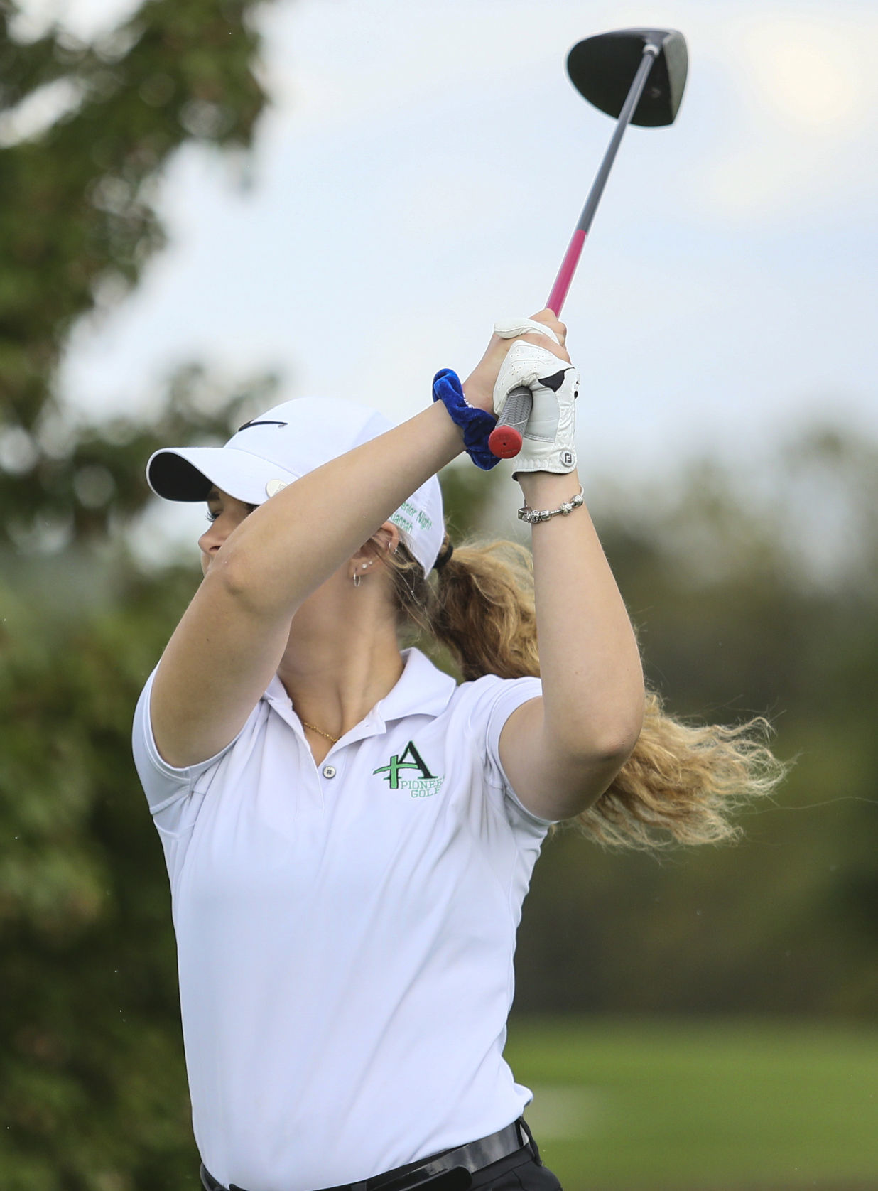 100119-mda-spt-big6-girls-golf-03.jpg